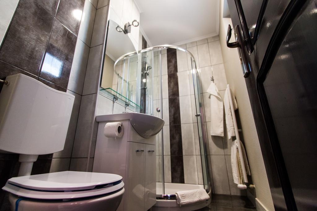 Zolotko Apartment Galati  Ngoại thất bức ảnh